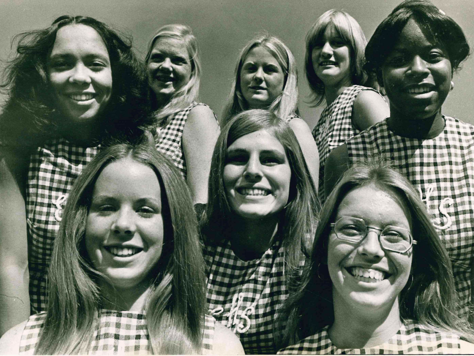 Eisenhower High School cheerleaders